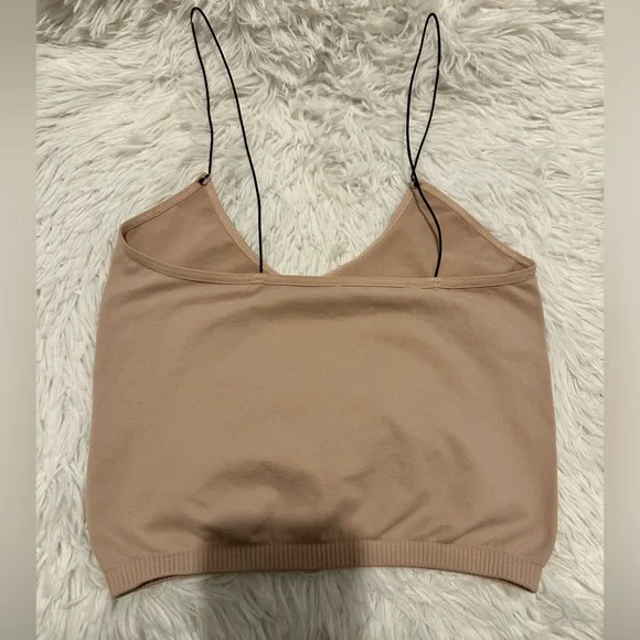 NWOT! FREE PEOPLE x INTIMATELY SEAMLESS CAMI - Picture 3 of 4